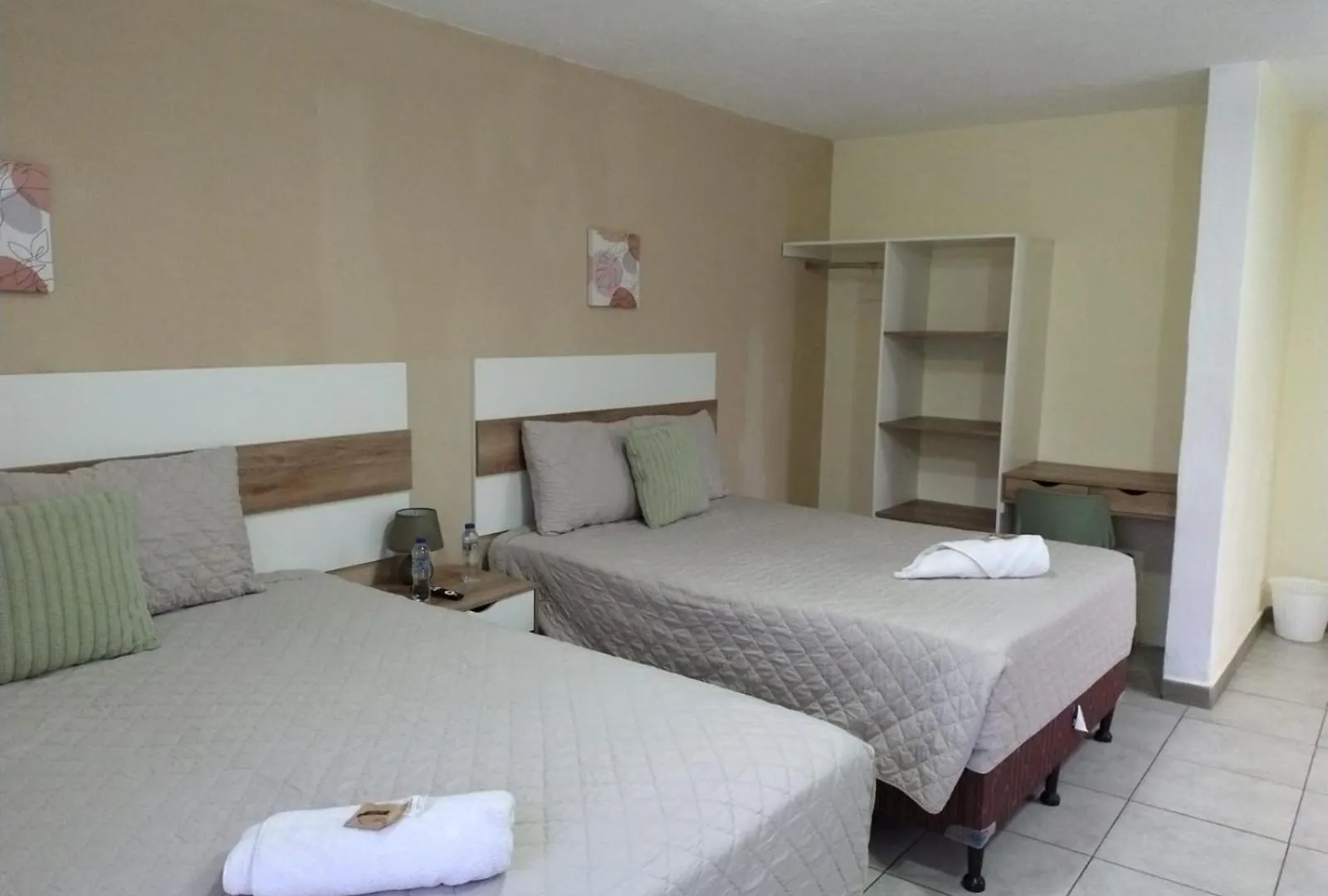 Hotel Urban Home Guatemala City 0*,